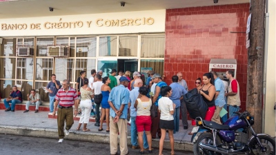 Κούβα: Απαγορεύει την πρόσβαση των εταιρειών στα ATMs - Προχωράει σε περιορισμό των συναλλαγών σε μετρητά
