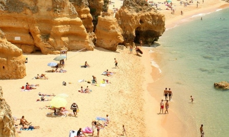 Μονό το 8% των Αυστριακών θα έρθουν για διακοπές στην Ελλάδα - Το 60% θα μείνει στη χώρα του