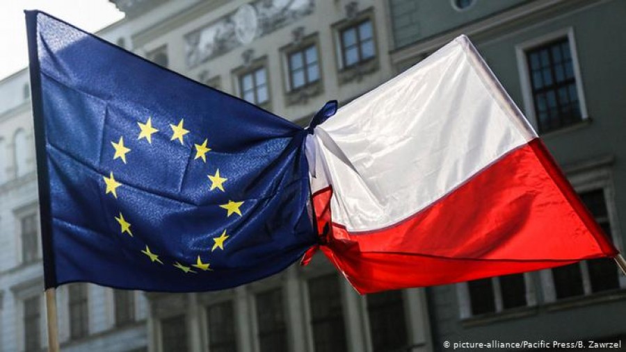 Πολωνία: Παράθυρο για άρση του veto εάν διευκρινιστεί η σχέση κονδυλίων της ΕΕ και κράτους δικαίου