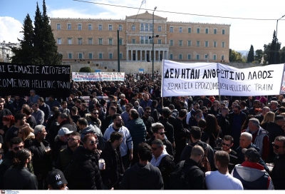 Public Issue: Οργή για τα Τέμπη - Στους δρόμους 2,5 εκατ. πολίτες - Ευθύνες σε ΝΔ, ΠΑΣΟΚ, ΣΥΡΙΖΑ