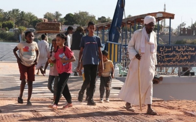 Σουδάν: Σφαγές αμάχων στη Τζενέινα - Πάνω από 100.000 πρόσφυγες πέρασαν στο Τσαντ - Έκκληση για διεθνή βοήθεια