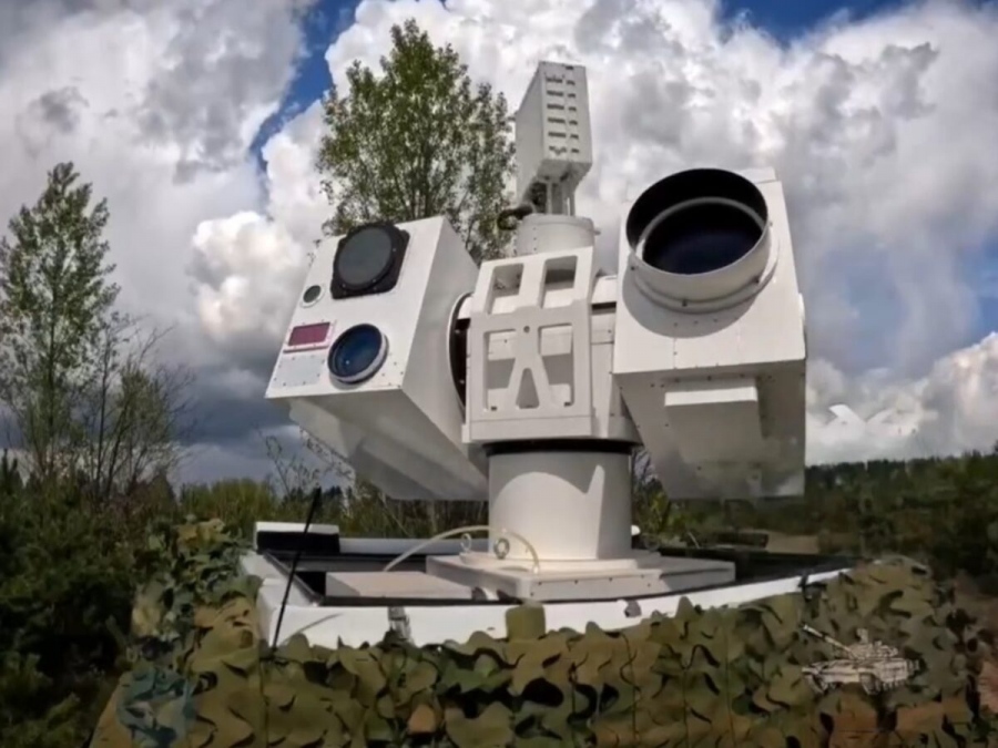 Silent Hunter 3.000 -  Η Ρωσία σαρώνει τους Ουκρανούς με laser από την Κίνα – Καίει drones στα 4.000 μέτρα με κόστος ... 1 δολάριο