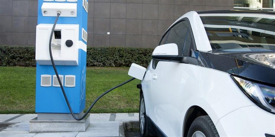 Γιατί η αγορά ηλεκτρικού αυτοκινήτου κολλάει στη φόρτιση