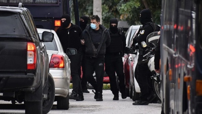 Υπό δρακόντεια μέτρα στον Eισαγγελέα οι 6 συλληφθέντες για τρομοκρατία
