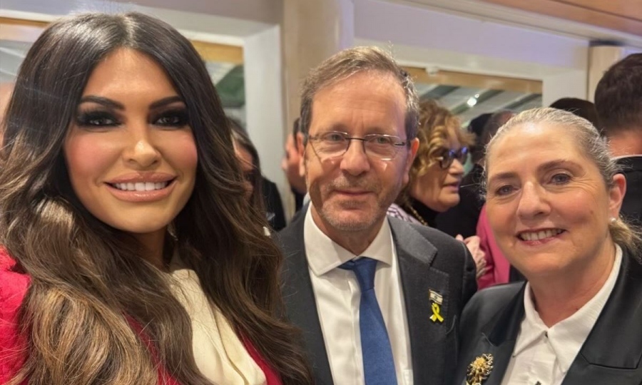 Στο Davos η Kimberly Guilfoyle με τον Herzog: ΗΠΑ, Ισραήλ και Ελλάδα ενισχύουν τη συνεργασία τους στους τομείς της ενέργειας και της ασφάλειας