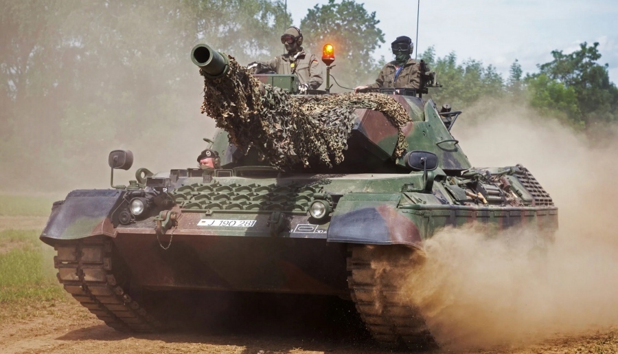 Η πρώτη παρτίδα των 10 αρμάτων Leopard 1 από τη Δανία παραδόθηκε στην Ουκρανία