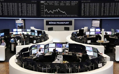 «Στο πράσινο» έκλεισαν τα ευρωπαϊκά χρηματιστήρια – Απώλειες σε Ιταλία και τράπεζες