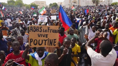 Νίγηρας: Οι πραξικοπηματίες κατηγορούν τη Γαλλία ότι ετοιμάζει στρατιωτική επέμβαση