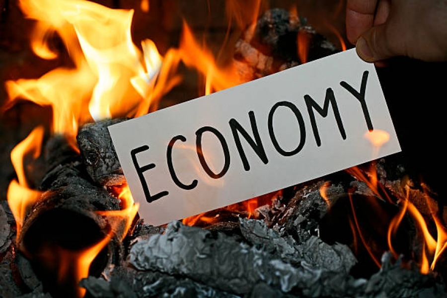 Βαριές σκιές στις αγορές λόγω πληθωρισμού - Επιστρέφει ο εφιάλτης της ύφεσης για τους κατόχους μετοχών