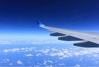 Θρίλερ πάνω από την Μαύρη θάλασσα όταν κατασκοπευτικό αεροπλάνο βρέθηκε στον αεροδιάδρομο επιβατικής πτήσης