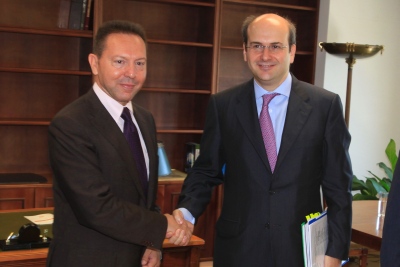 Την Τρίτη 4/7 η συνάντηση Χατζηδάκη - Στουρνάρα (ΤτΕ) για τις τράπεζες