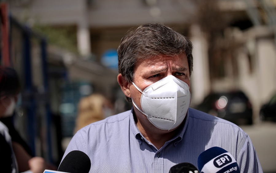 Ξανθός: Η κυβέρνηση επιμένει στην λογική της ατομικής ευθύνης και των «προνομίων» για τους εμβολιασμένους