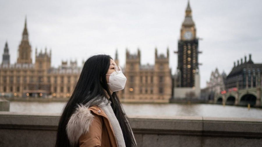 «Θερίζει» η Omicron στη Βρετανία - Το Λονδίνο ανακοίνωσε 14 θανάτους και 129 νοσηλείες
