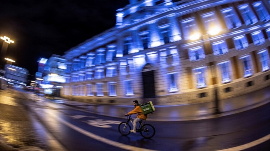 Η Ισπανία απεφάνθη πως οι διανομείς θα θεωρούνται ως μισθωτοί για να εξασφαλίσει την κοινωνική τους προστασία