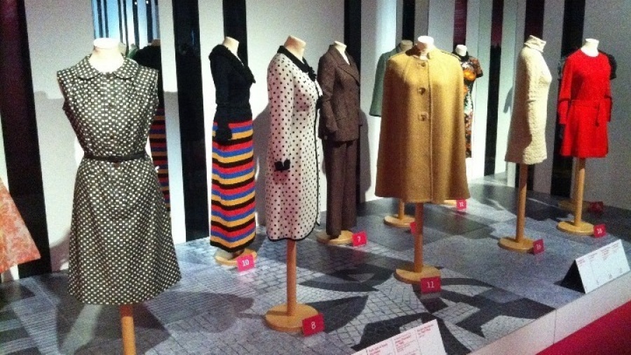 Η χαμηλή κατανάλωση στην εγχώρια αγορά ωθεί το ελληνικό ρούχο στις βιτρίνες του εξωτερικού