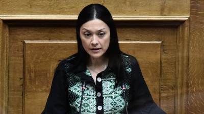 N. Γιαννακοπούλου (ΠΑΣΟΚ): Το επιτελικό κράτος είναι ανήμπορο να αντιμετωπίσει 100 εισαγόμενους χούλιγκανς