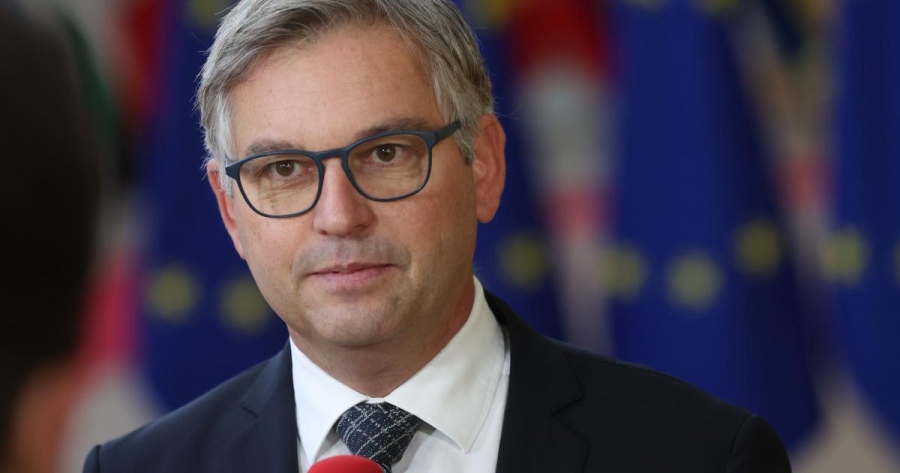 Αυστρία: Αφαίρεσαν το δίπλωμα οδήγησης από τον υπουργό Οικονομικών λόγω παράβασης