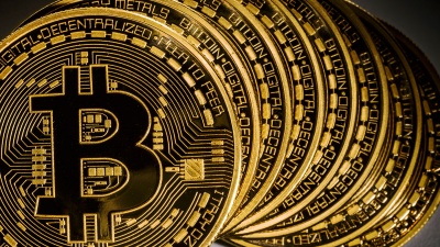 Ράλι έως 20% για το bitcoin, «άγγιξε» τα 5.000 δολ. - 'Εσπασε η αντίσταση στα 4.200