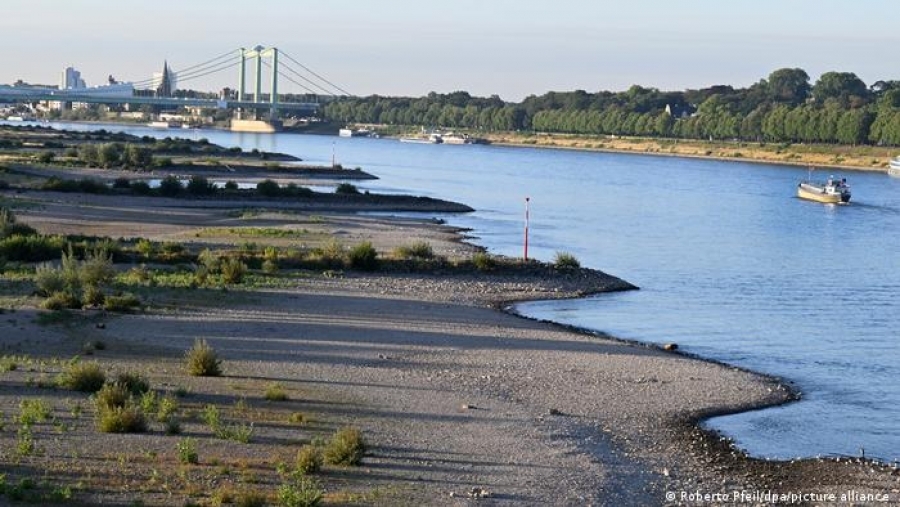 Γερμανία: Προτεραιότητα στη μεταφορά ενέργειας θα δίνεται στα τρένα, λόγω της πτώσης της στάθμης του νερού στον Ρήνο