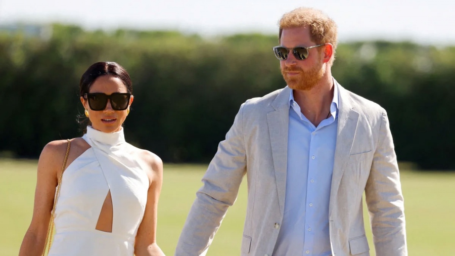 Νέο... σήριαλ: Ο Πρίγκιπας Harry και η Meghan Markle εγκατέλειψαν το Ηνωμένο Βασίλειο, νέες καταγγελίες σε βάρος του Thomas Markle