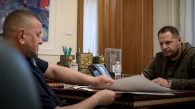 Φυλορροούν: O Zaluzhny διέσυρε τον Yermak και ακύρωσε τη συνάντηση στο Λονδίνο - Χαριστική βολή στο καθεστώς Zelensky