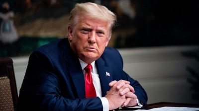 ΗΠΑ: Μετά τις πιέσεις, ο Trump υπέγραψε το πακέτο στήριξης των 900 δισ. δολαρίων