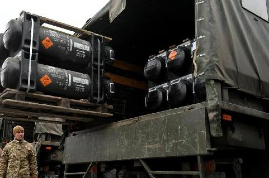 Politico: Έως τις 9 Μαΐου μέρος της αμερικανικής βοήθειας στην Ουκρανία