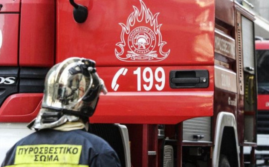 Μεγάλη πυρκαγιά σε εργοστάσιο στη Λάρισα – Κινητοποίηση της Πυροσβεστικής