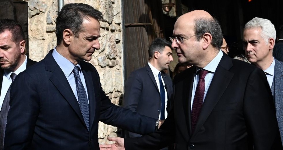 Συνάντηση του πρωθυπουργού Κυριάκου Μητσοτάκη με τον Κωστή Χατζηδάκη (ΥΠΟΙΚ) – Στο επίκεντρο η φορολογία