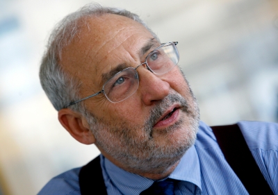Stiglitz (Οικονομολόγος): Να αρθούν οι πατέντες των εμβολίων, οι φορολογούμενοι έχουν ήδη πληρώσει για αυτά
