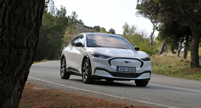 Πίσω από το τιμόνι της Ford Mustang Mach-E RWD ER