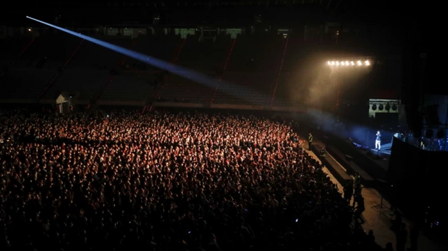 Το πείραμα της Βαρκελώνης με τα 5.000 άτομα σε συναυλία - Χωρίς αποστάσεις αλλά με μάσκες