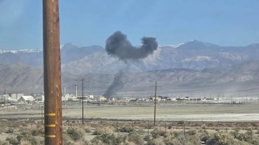 Σοκαριστική συντριβή μαχητικού αεροσκάφους F-16 στη Νότια Καλιφόρνια