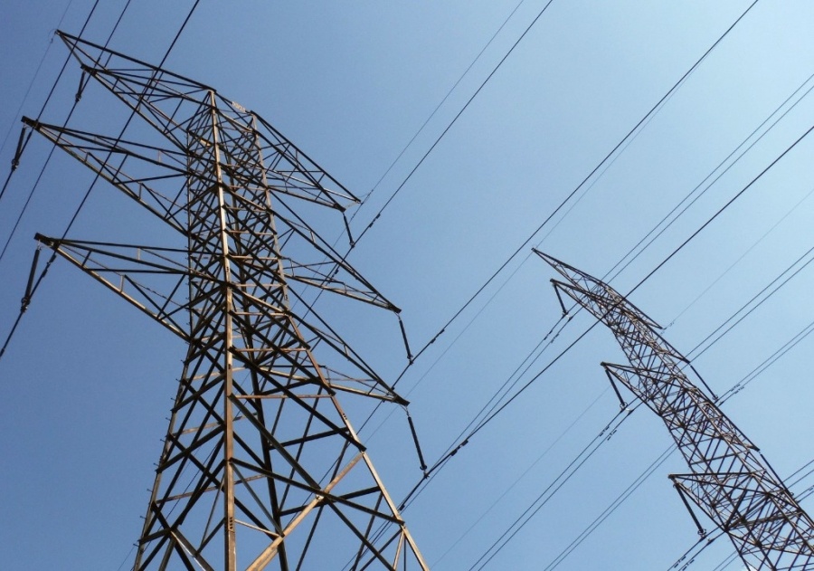 ΕΒΙΚΕΝ: Ακόμη αδιαφανής ο υπολογισμός της χρέωσης CO2 από τη ΔΕΗ στη μέση τάση