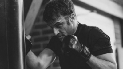 Σε σάκο του μποξ ξεσπά ο Γάλλος πρόεδρος...