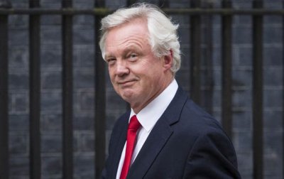 Davis (Βρετανία): Το κοινοβούλιο θα έχει την ευκαιρία να ψηφίσει οποιαδήποτε τελική συμφωνία για το Brexit