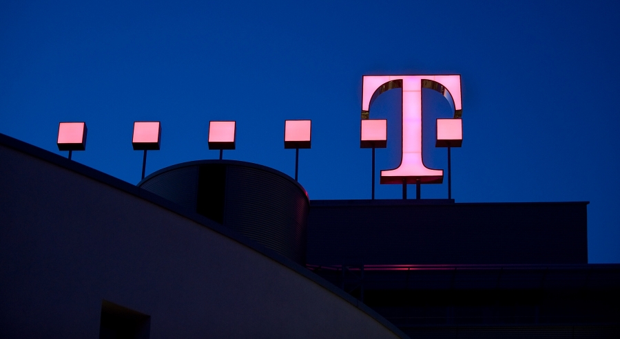 Διαψεύδει τα περί πώλησης ποσοστού στον ΟΤΕ η Deutsche Telekom, ψήφος εμπιστοσύνης στη διοίκηση