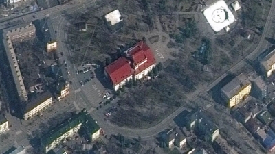 Βίντεο ντοκουμέντο από το βομβαρδισμένο θέατρο στη Μαριούπολη - Νεκροί 300 άμαχοι