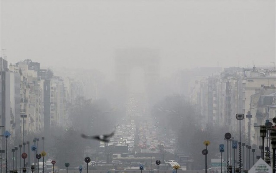Ευρωβαρόμετρο: Επτά στους 10 πολίτες ζητούν πρόσθετα μέτρα για την ατμοσφαιρική ρύπανση