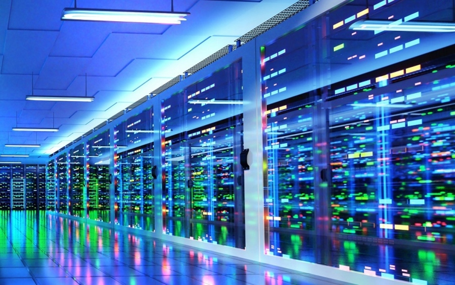 Αυστηρότερο πλαίσιο για τα data centers στην Ελλάδα – Εγγυήσεις 200.000 ευρώ/MW και κάλυψη 60% από ΑΠΕ