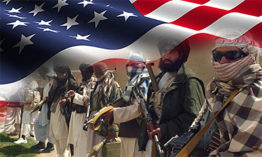 Οι επιθέσεις των Ταλιμπάν και η αμερικανική αεροπορική επιδρομή θέτουν σε κίνδυνο την ειρηνευτική συμφωνία
