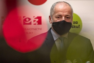 Αποπέμφθηκε ο Τσέχος υπουργός Υγείας: Πιάστηκε να παραβιάζει τα μέτρα