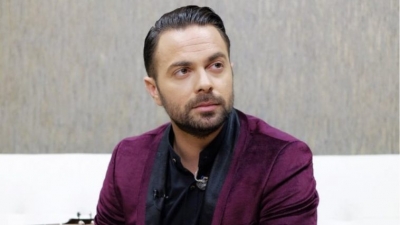 Θύμα απάτης ο τραγουδιστής Ηλ. Βρεττός - Με ένα SMS του απέσπασαν μεγάλο χρηματικό ποσό