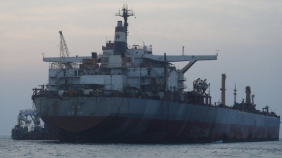 Αναταραχή στο πετρέλαιο λόγω Ερυθράς Θάλασσας - Ναυτιλιακοί κολοσσοί αναστέλλουν τις διελεύσεις πλοίων