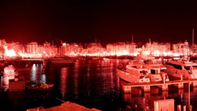«Κόκκινη Νύχτα» την Πέμπτη 23 Δεκεμβρίου στον Πειραιά με ανοιχτά καταστήματα ως τις 23.00