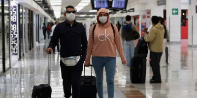 Επέστρεψαν από το Dubai οι έλληνες που έκαναν Πρωτοχρονιά στα Εμιράτα - Rapid Test και καραντίνα