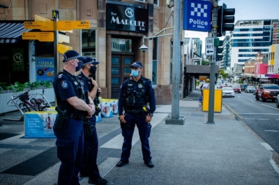 Ολλανδία: Εικόνες κατεχόμενων πόλεων την πρώτη μέρα του νέου επώδυνου lockdown – Σοκ και οργή των πολιτών