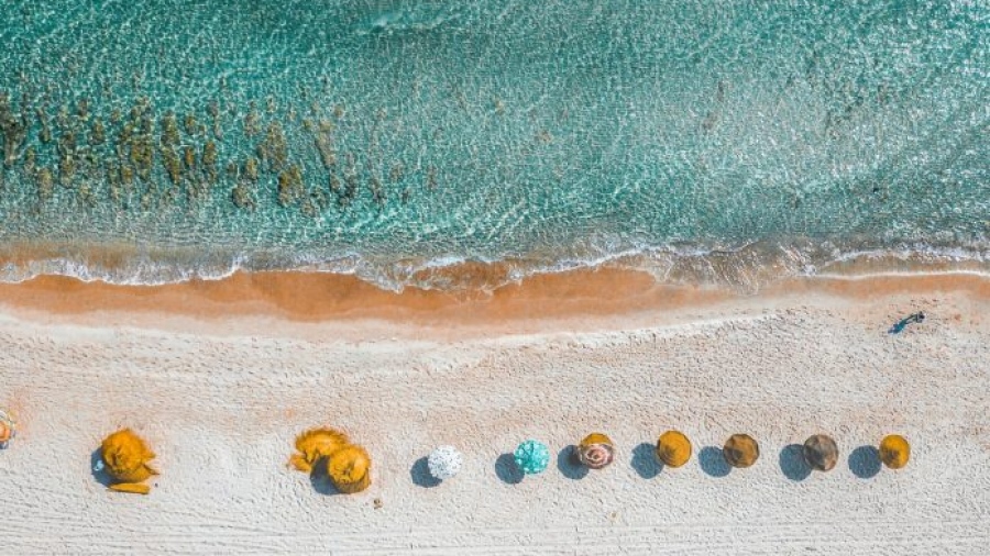 Πόσοι Έλληνες θα κάνουν φέτος διακοπές