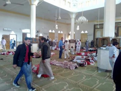 Τριήμερο πένθος στην Αίγυπτο μετά την πολύνεκρη επίθεση σε τέμενος στο όρος Σινά - Στους 305 οι νεκροί