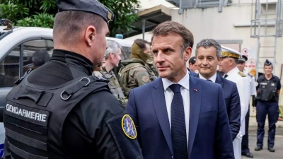 Macron: Ο στρατός θα παραμείνει στη Νέα Καληδονία για όσο χρειαστεί